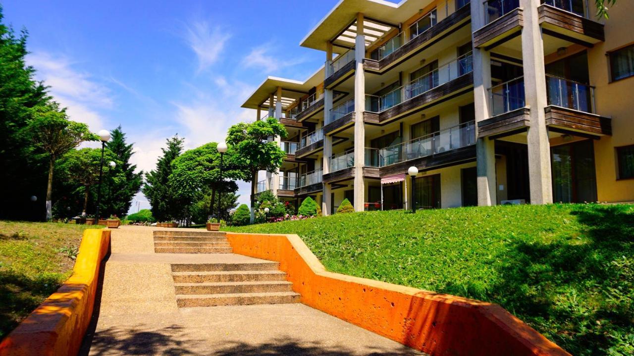 Морски Апартаменти Джулай Морнинг - July Morning Sea View Apartments Kavarna Esterno foto