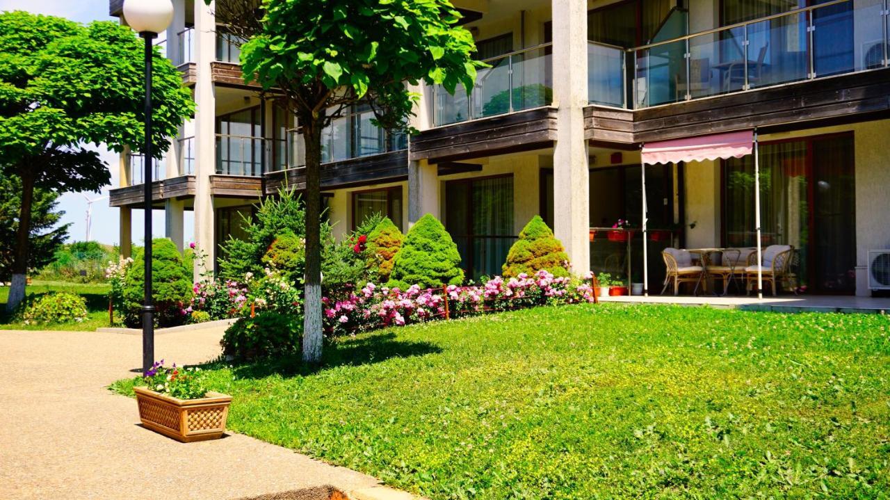 Морски Апартаменти Джулай Морнинг - July Morning Sea View Apartments Kavarna Esterno foto