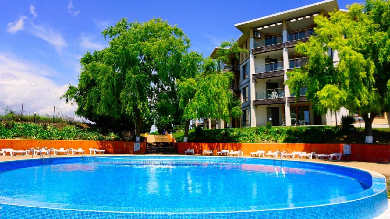 Морски Апартаменти Джулай Морнинг - July Morning Sea View Apartments Kavarna Esterno foto