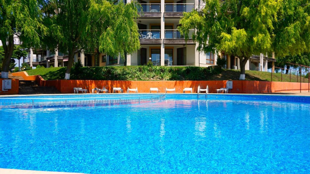 Морски Апартаменти Джулай Морнинг - July Morning Sea View Apartments Kavarna Esterno foto