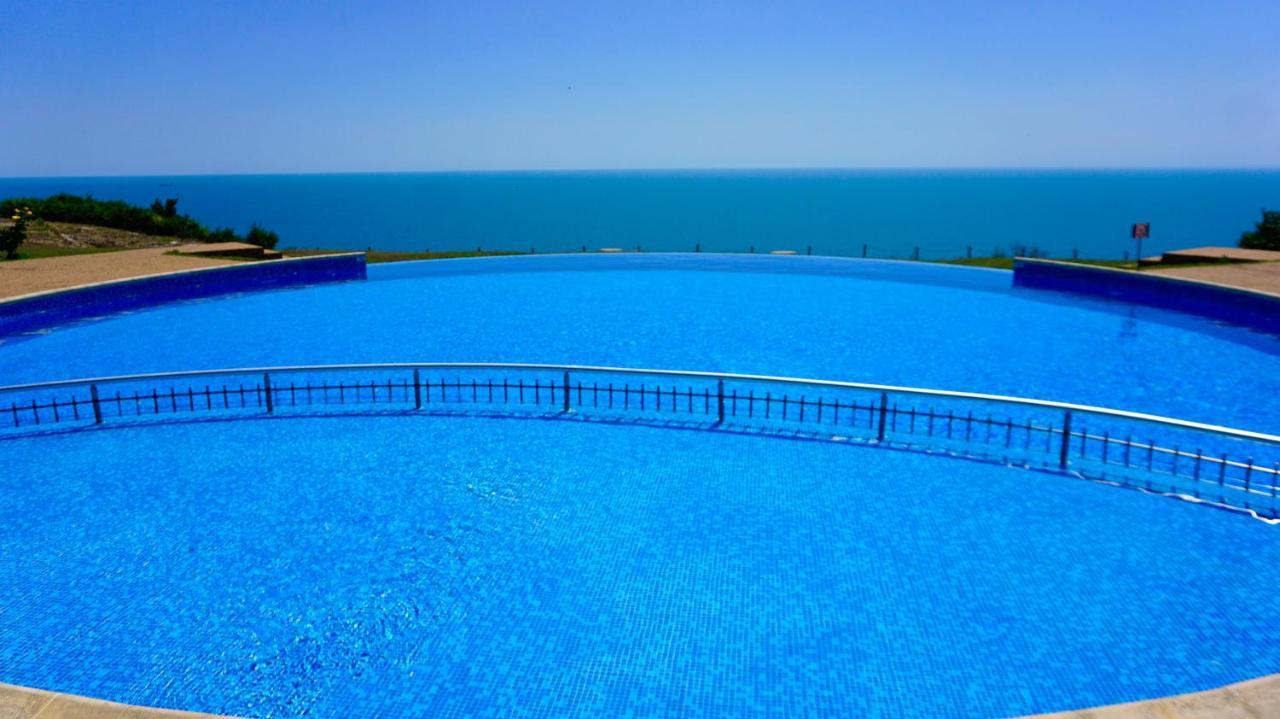 Морски Апартаменти Джулай Морнинг - July Morning Sea View Apartments Kavarna Esterno foto