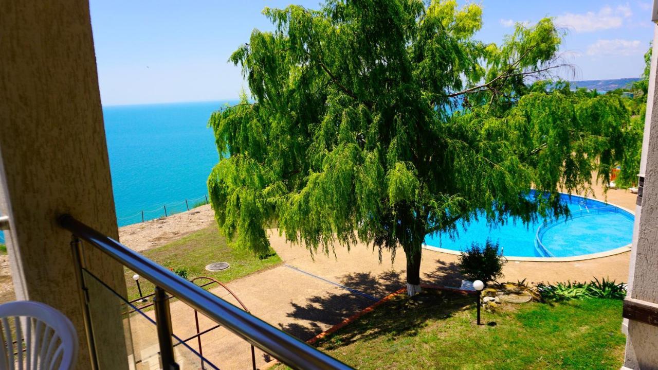 Морски Апартаменти Джулай Морнинг - July Morning Sea View Apartments Kavarna Esterno foto