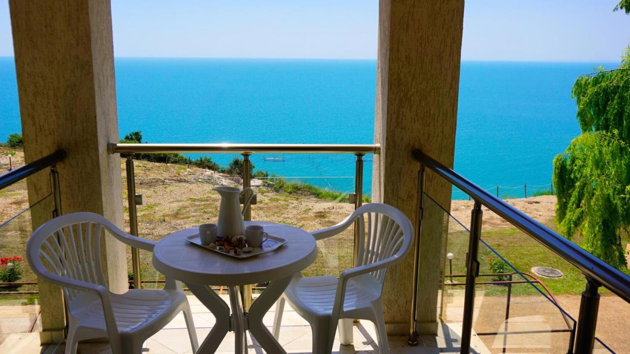 Морски Апартаменти Джулай Морнинг - July Morning Sea View Apartments Kavarna Esterno foto