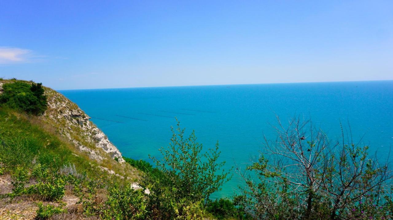 Морски Апартаменти Джулай Морнинг - July Morning Sea View Apartments Kavarna Esterno foto