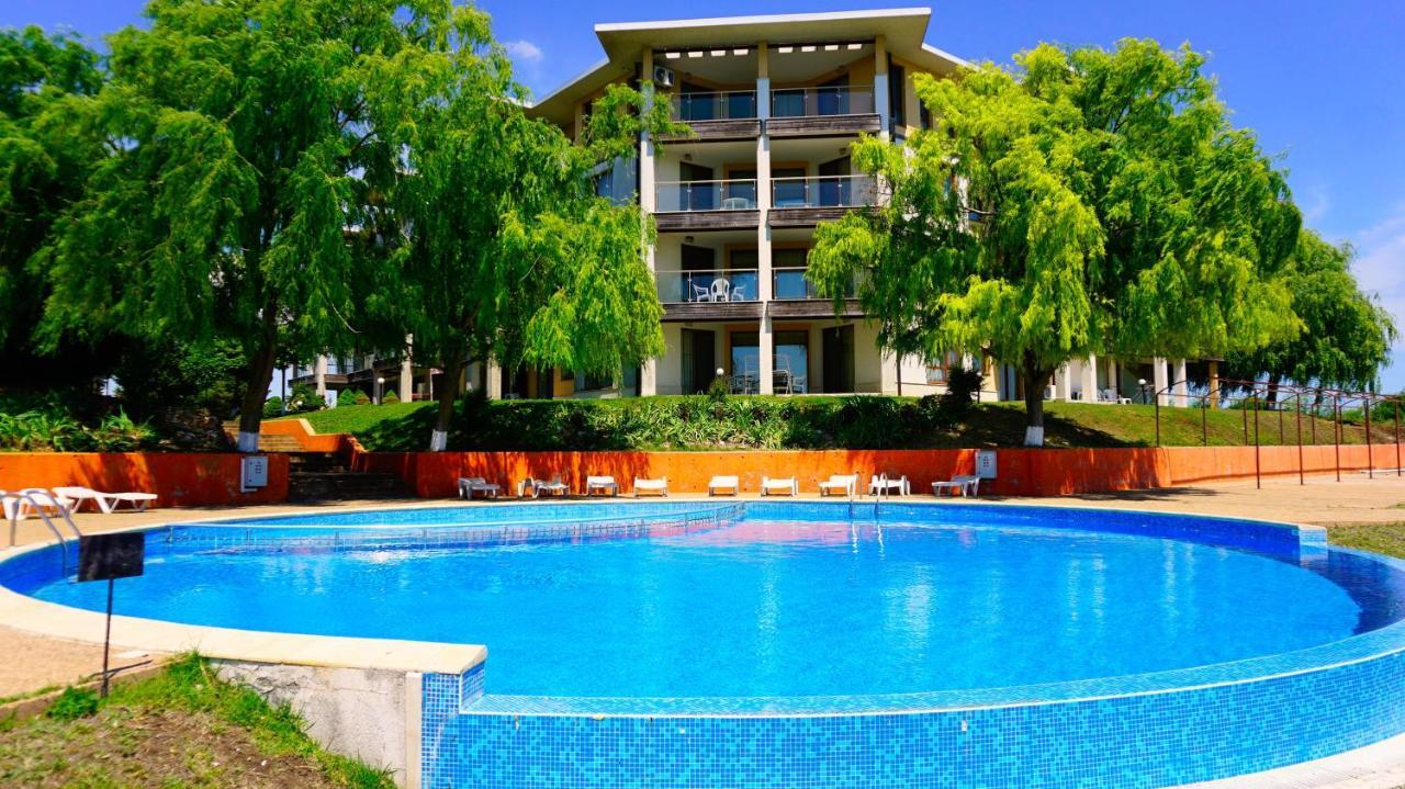 Морски Апартаменти Джулай Морнинг - July Morning Sea View Apartments Kavarna Esterno foto