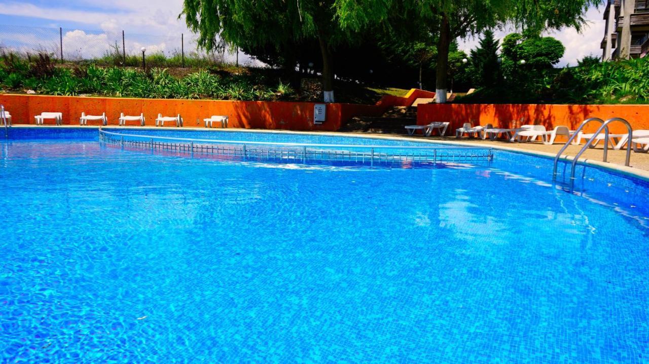 Морски Апартаменти Джулай Морнинг - July Morning Sea View Apartments Kavarna Esterno foto