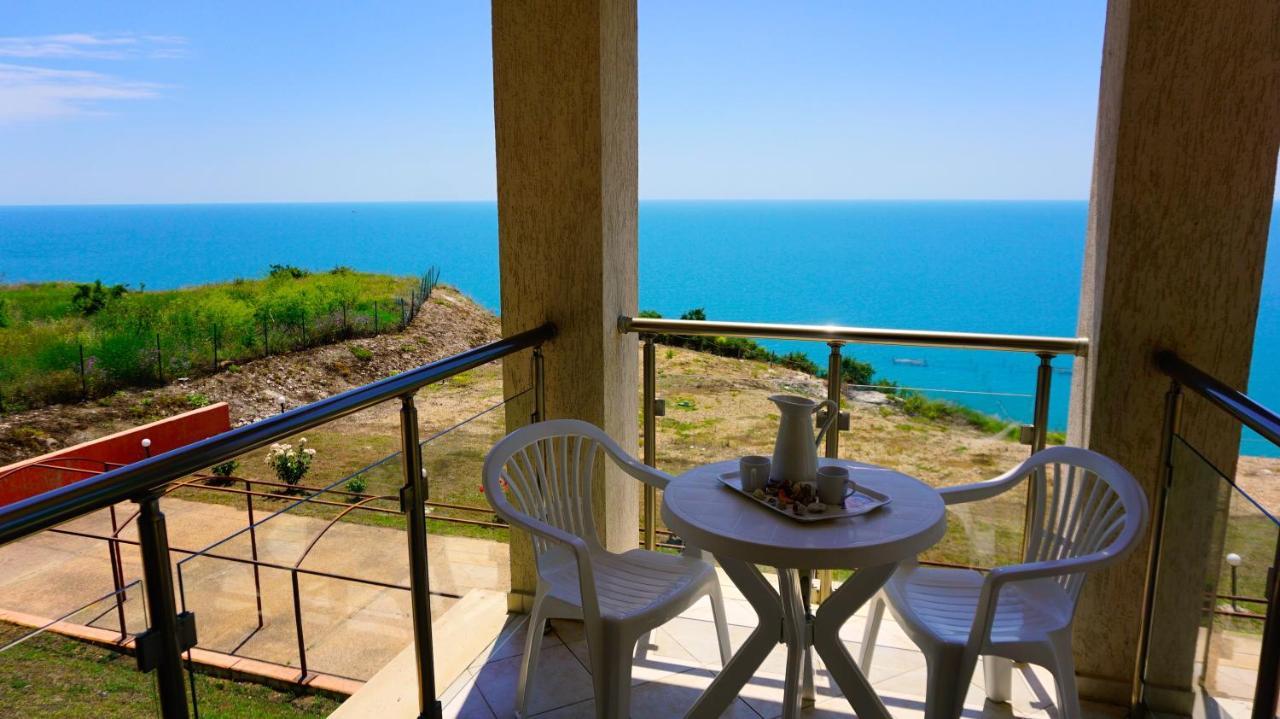Морски Апартаменти Джулай Морнинг - July Morning Sea View Apartments Kavarna Esterno foto