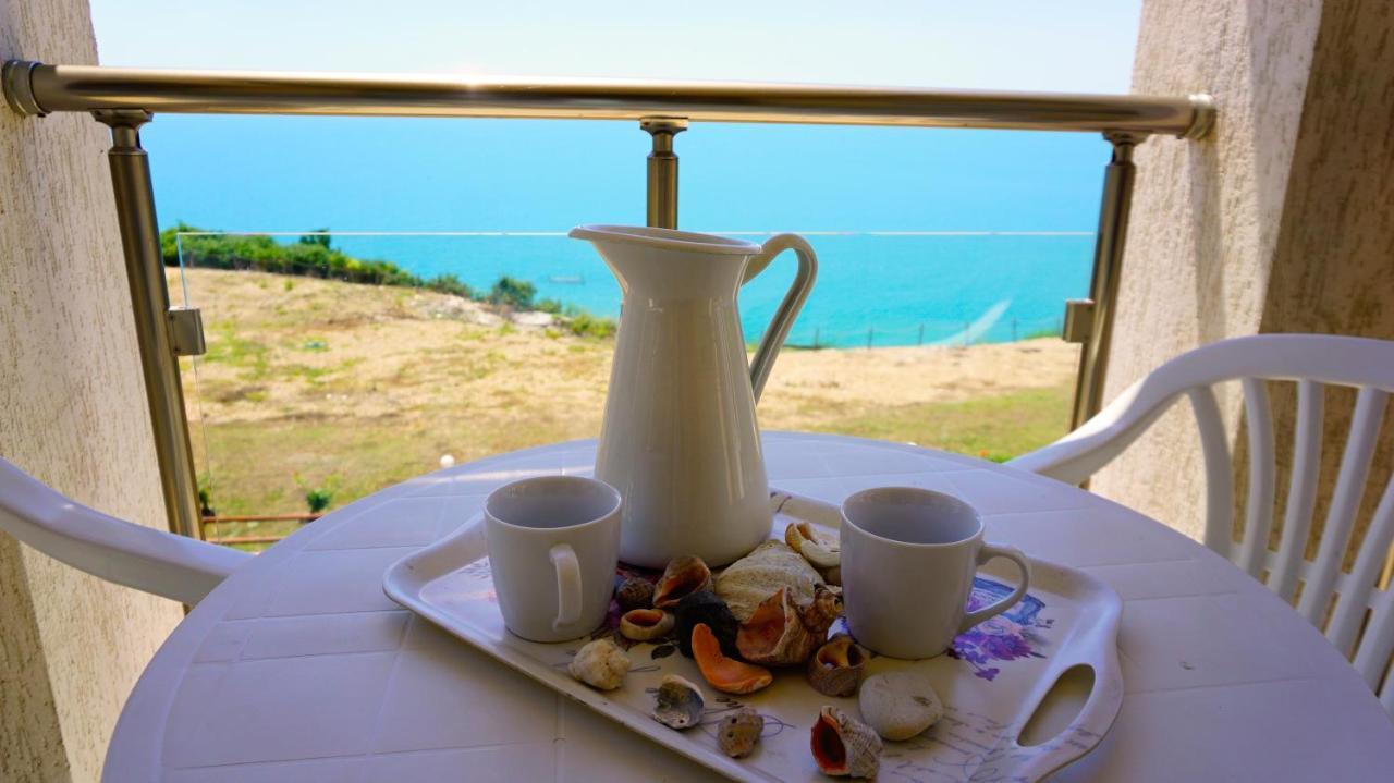 Морски Апартаменти Джулай Морнинг - July Morning Sea View Apartments Kavarna Esterno foto