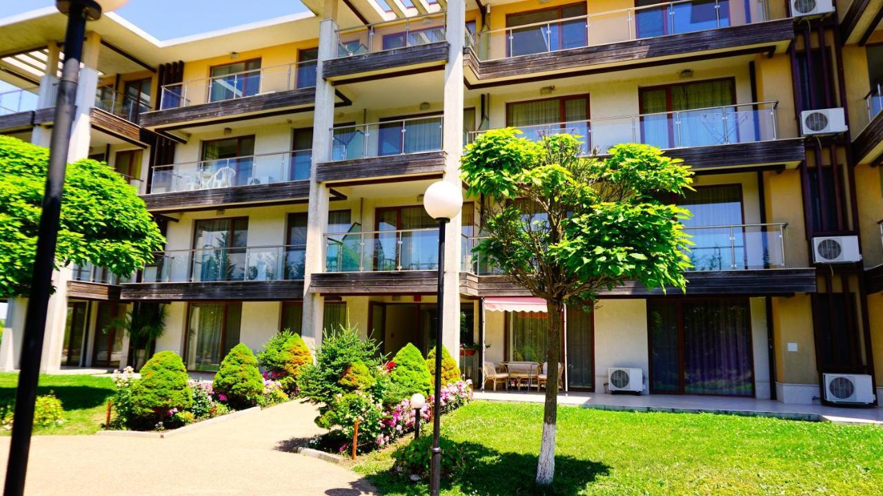Морски Апартаменти Джулай Морнинг - July Morning Sea View Apartments Kavarna Esterno foto
