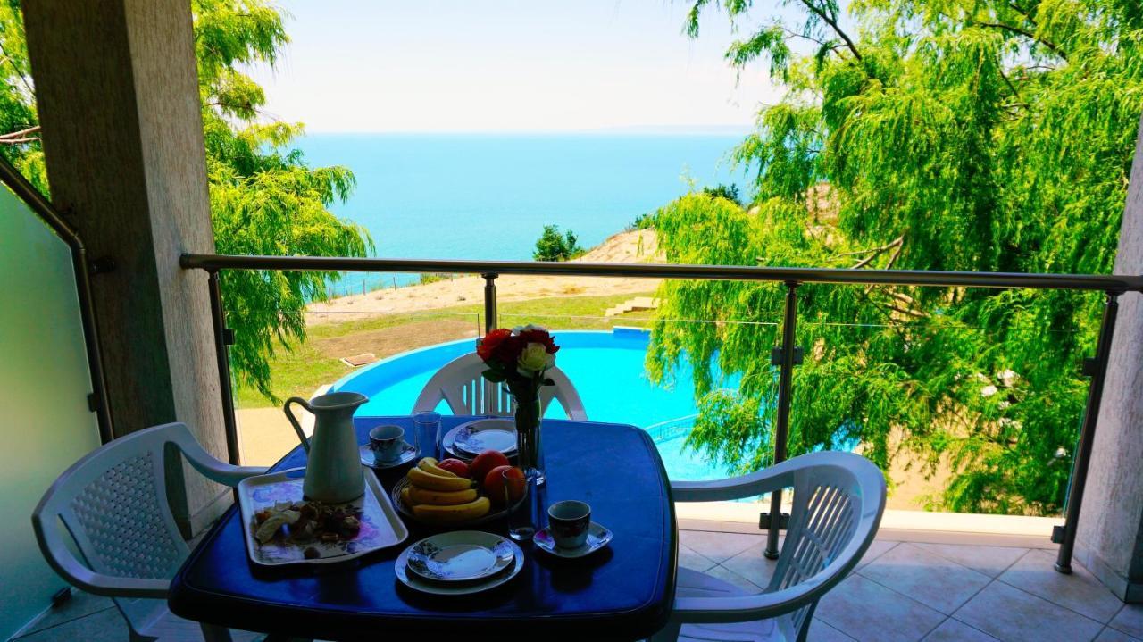 Морски Апартаменти Джулай Морнинг - July Morning Sea View Apartments Kavarna Esterno foto