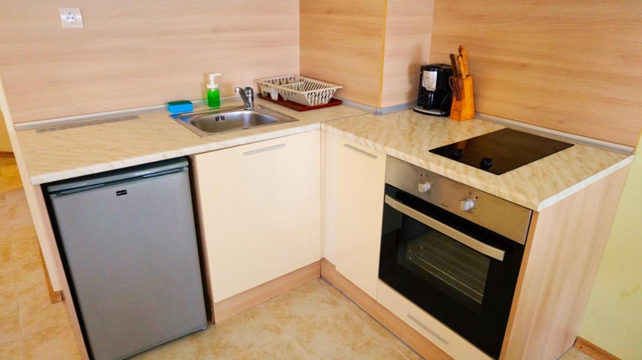 Морски Апартаменти Джулай Морнинг - July Morning Sea View Apartments Kavarna Esterno foto